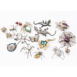 A small collection of spider, lizard, insect and butterfly costume brooches, including clip