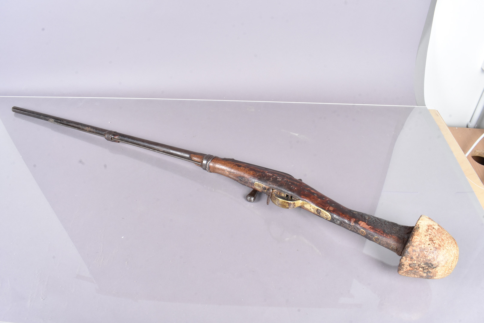 An obsolete calibre Overseas Horseback Cavalry rifle, with bolt action, with large mushroom shaped - Bild 6 aus 8