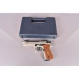 A Pietro Beretta Gardone V.T CO2 air pistol, model 92FS, .177cal, serial number H071055406, complete