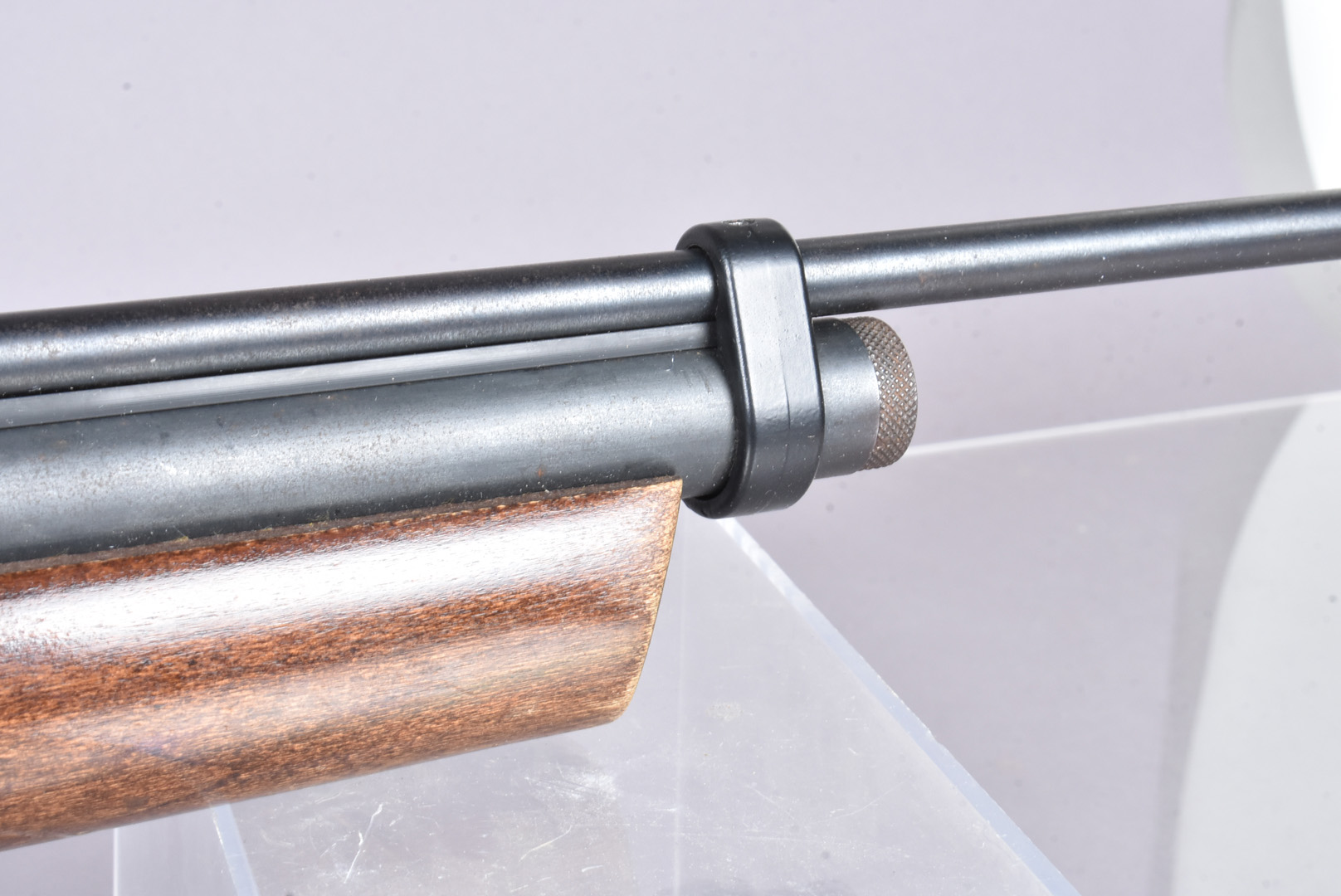 A Crosman 2260 .22 cal air rifle, complete with Crosman 4x32 scope sold as seen, untested - Bild 4 aus 6