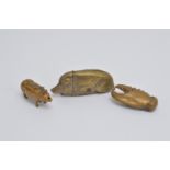 Three Victorian novelty brass animal vesta cases, comprising one in the form of a crabs claw, 5.