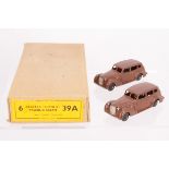 A Dinky Toys 39a Packard Super 8 Touring Sedan Trade Box, containing two examples, both brown