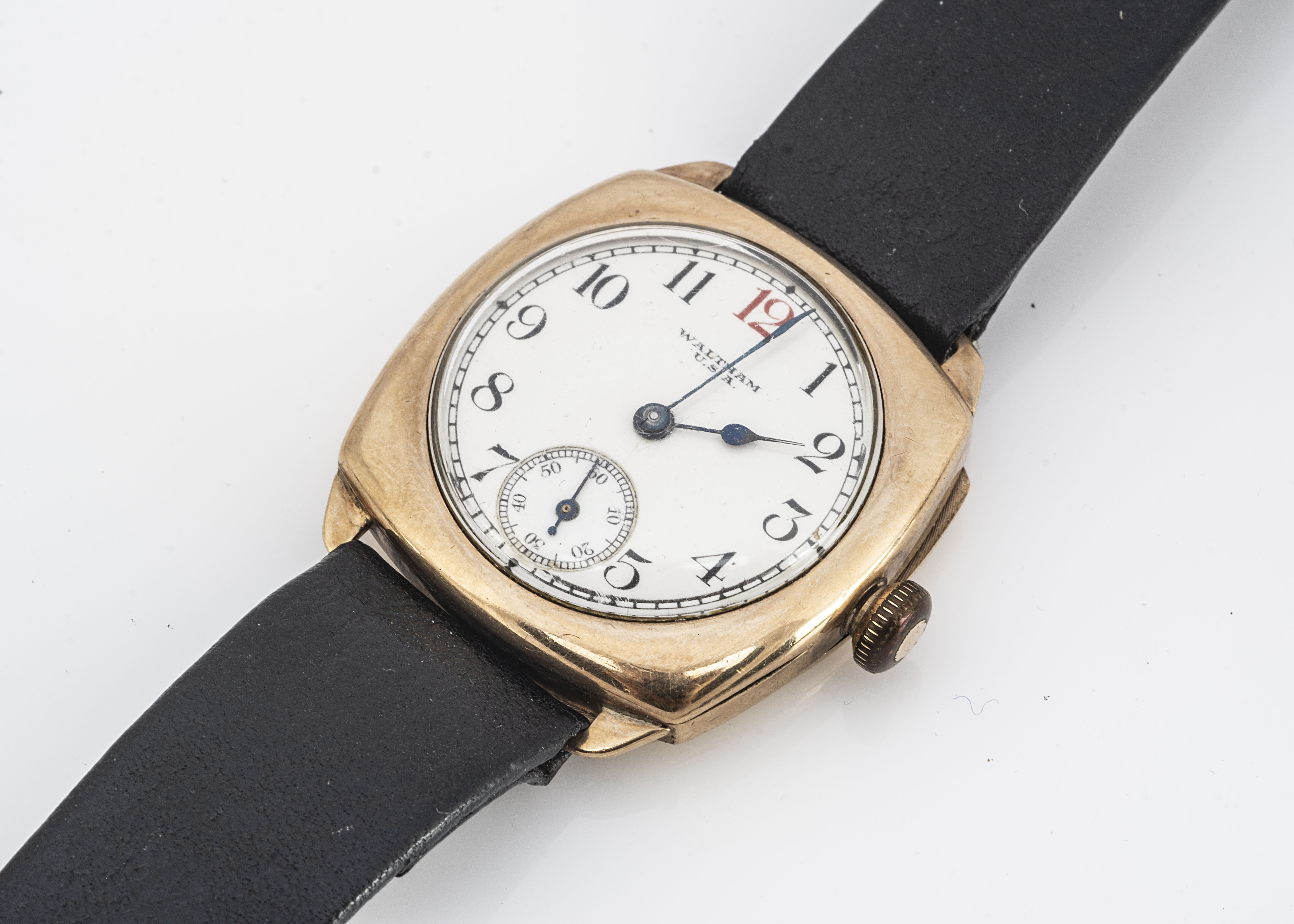 WALTHAM, A 1930s Waltham 9ct gold cased manual wind wristwatch, 31mm, not runnnig and AF, on black