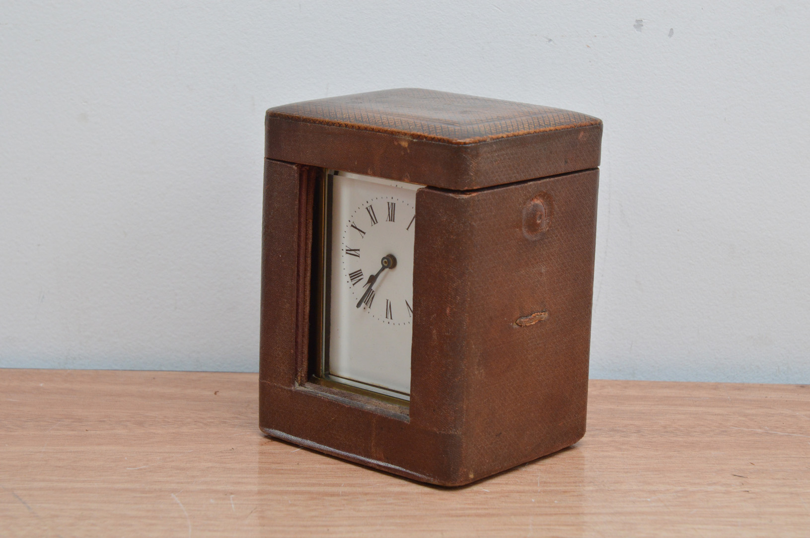 A turn of the century brass French carriage clock, by A.C.C., and marked to the reverse, white - Bild 3 aus 3