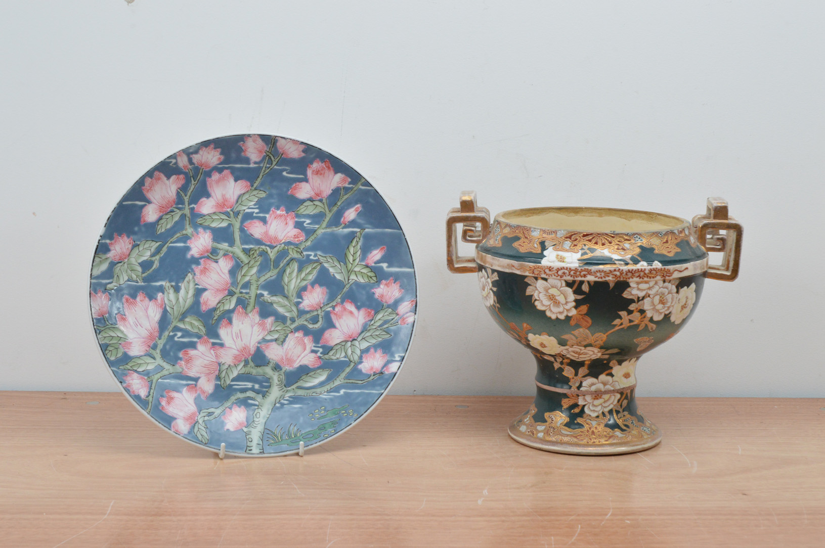 Two items of far eastern ceramics, comprising a Chinese porcelain plate, with flower design on a