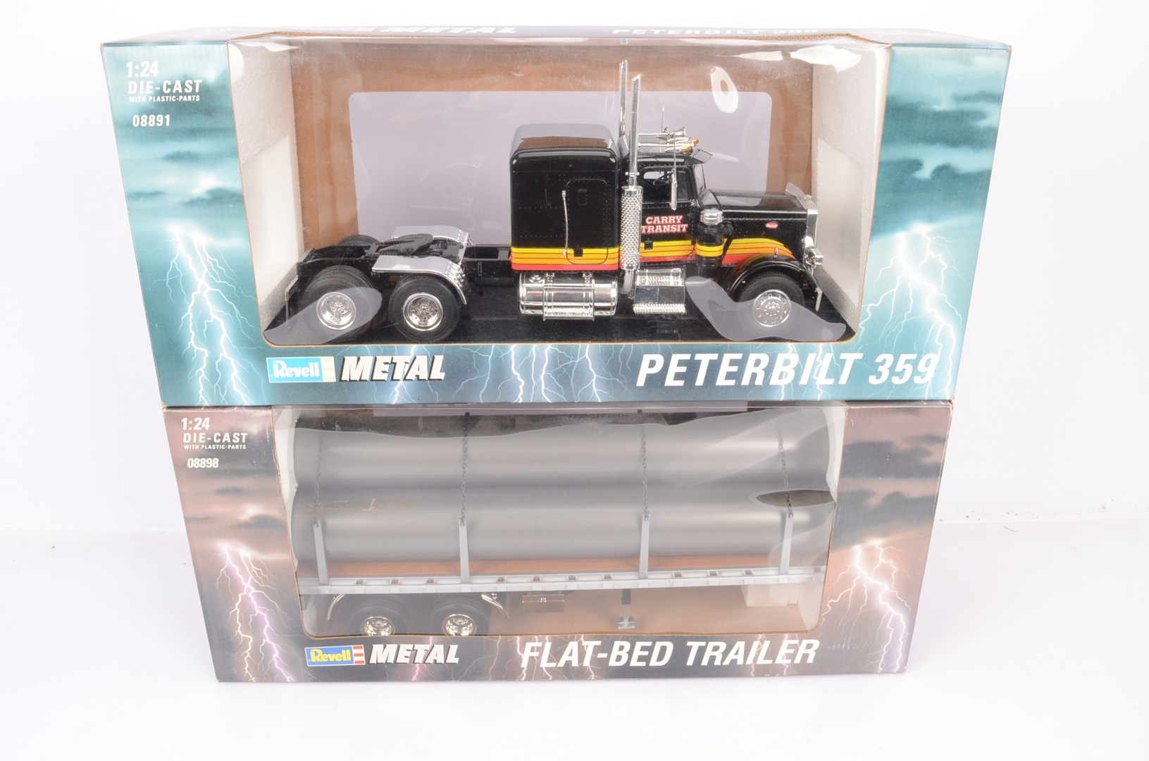 Revell 1:24 Scale Peterbilt Articulated Truck, both boxed, 08891 Peterbilt 359 tractor unit and