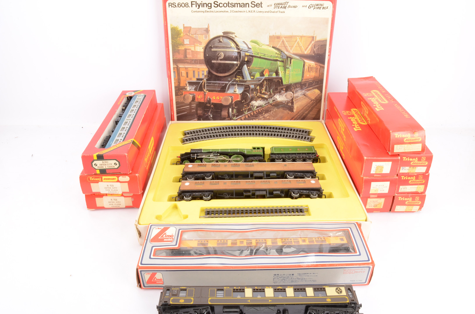 Tri-ang 00 Gauge Coaches early Hornby Scotsman Set and various Hornby Coaches, Tri-ang, R221 SR