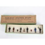 Britains restrung boxed 'O' gauge Railway Station Staff set 1423, engineer missing very tip of oil