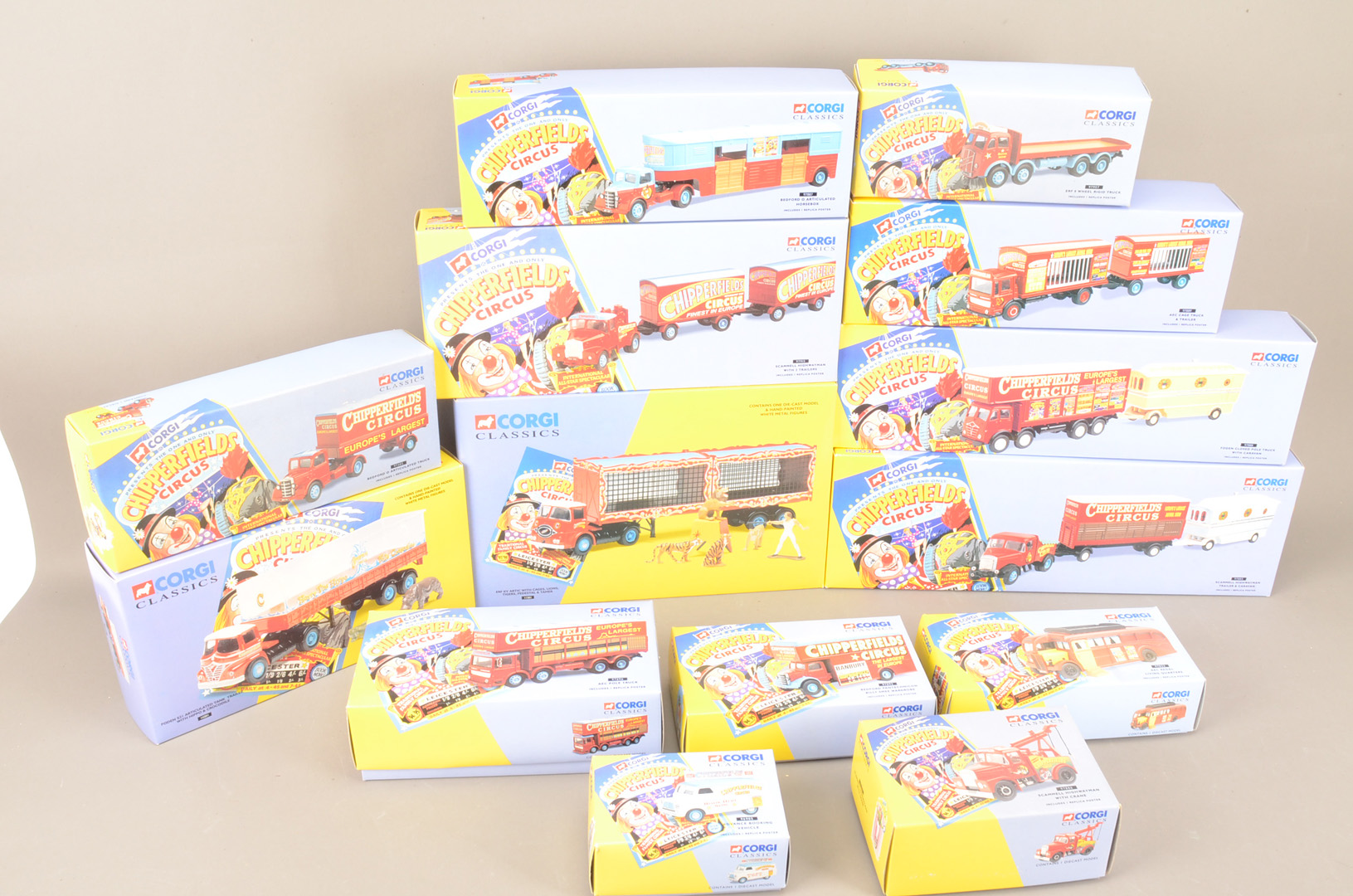 Corgi Classics Chipperfields Circus, a boxed collection, 97896 AEC Pole ...