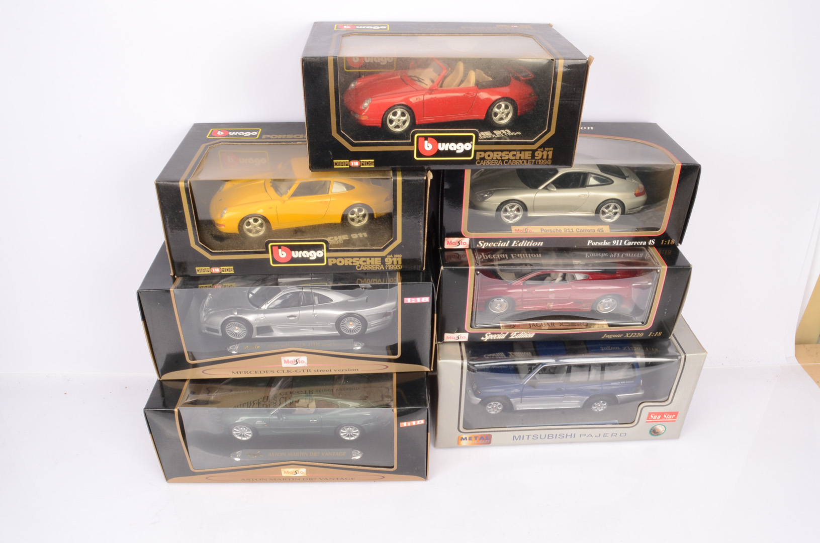 1:18 Scale Modern Road Cars, a boxed group, Maisto 31807Jaguar XJ220, 36880 Aston Martin DB7