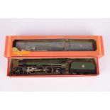 Hornby 00 Gauge BR green Steam Locomotives, R329 Britannia class 4-6-2 Locomotive and tender