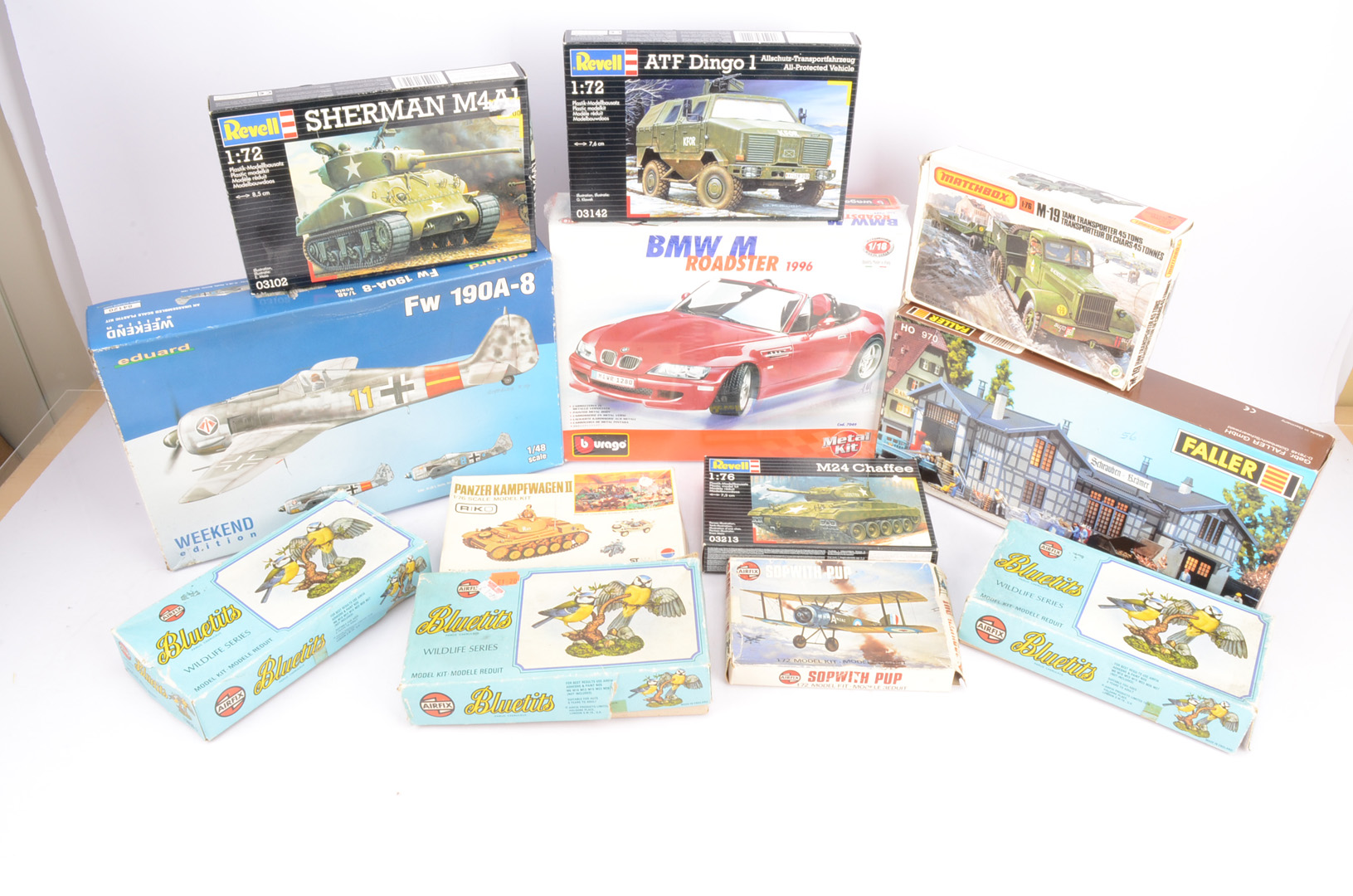 Various Kits, a boxed group, Faller 1:87 scale 970 Schrauben Kramer, Airfix Wildlife Series 03831