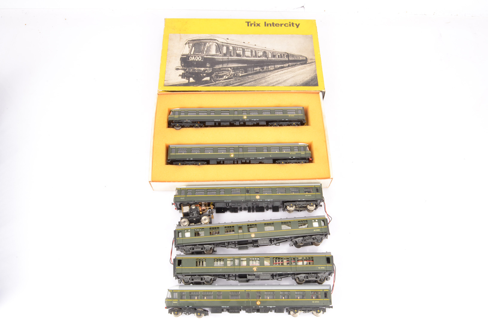 Trix 00 Gauge Trans Pennine Diesel Railcar Sets, 1178 BR green 2-Car set, in original yellow and