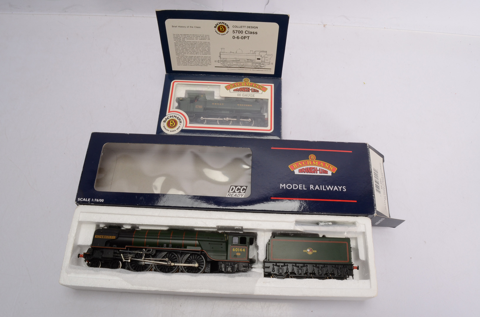 Bachmann 00 gauge boxed Steam locomotives Bachmann Class A1 32557 in BR green 60144 Kings Courier