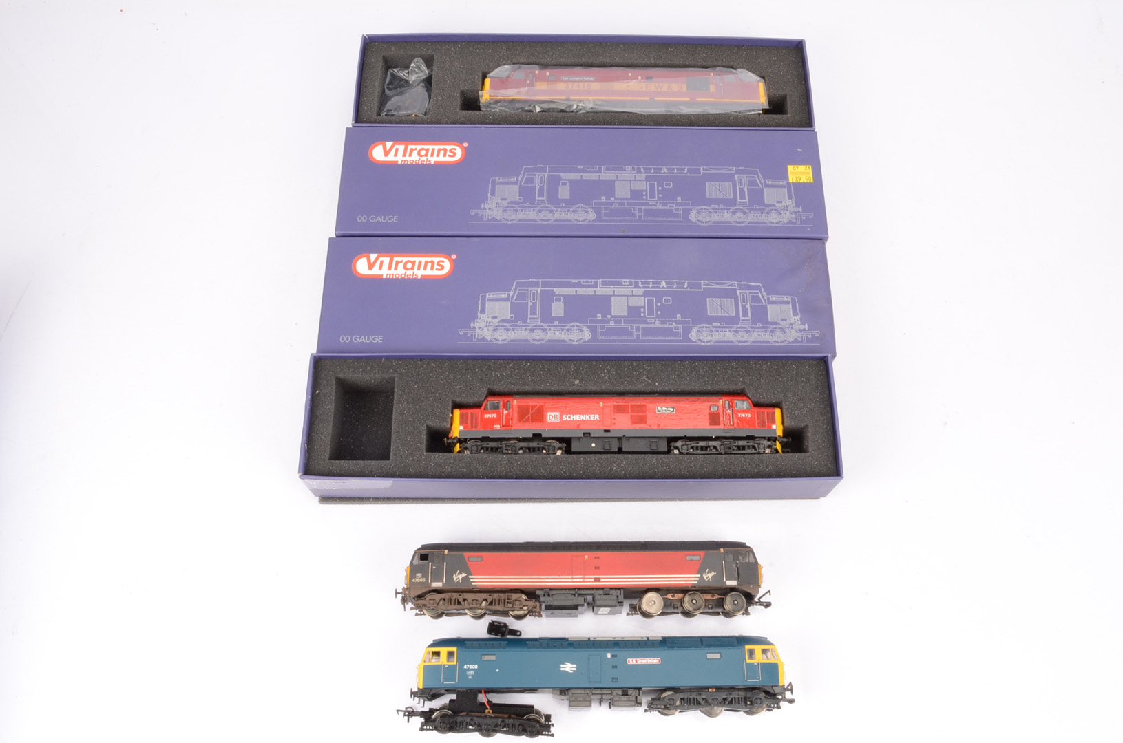 Vitrains 00 Gauge Class 37 and Heljan Class 47 Diesel Locomotives, Vitrains V2036 EWS red and yellow