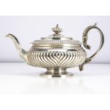 A George IV silver teapot by IET, 24 ozt, London 1820, squat form