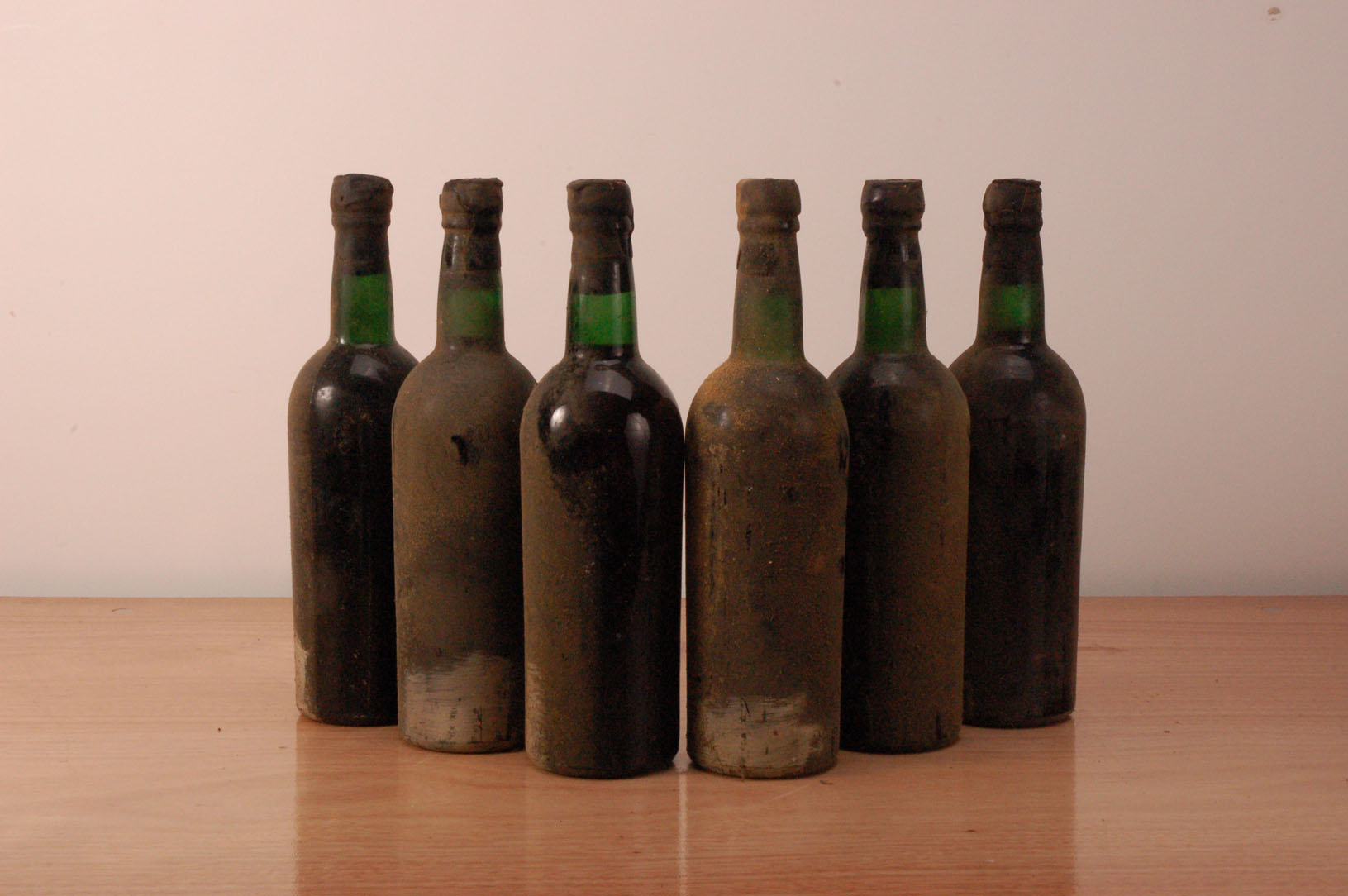 Six bottles of Quinta do Noval 1960, vintage Port, no labels, embossed chipped caps, fill levels top