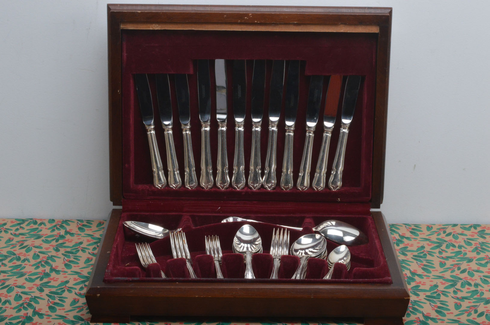 A cased set of Newbridge cutlery, for six, in a fitted wooden case