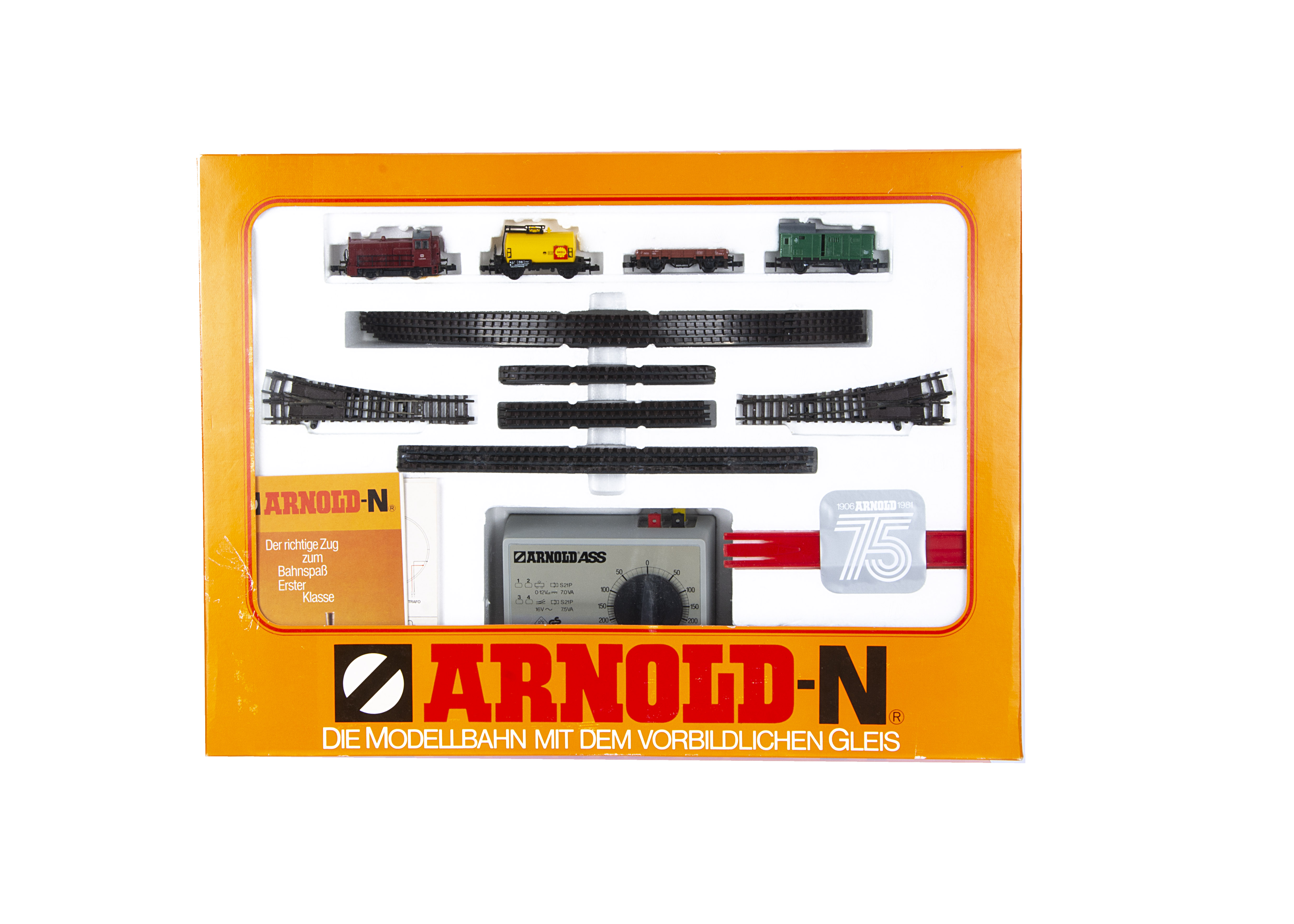 Arnold N Gauge German Diesel 75th Anniversary Freight Set, a boxed 0114 set, comprises DB V45 006