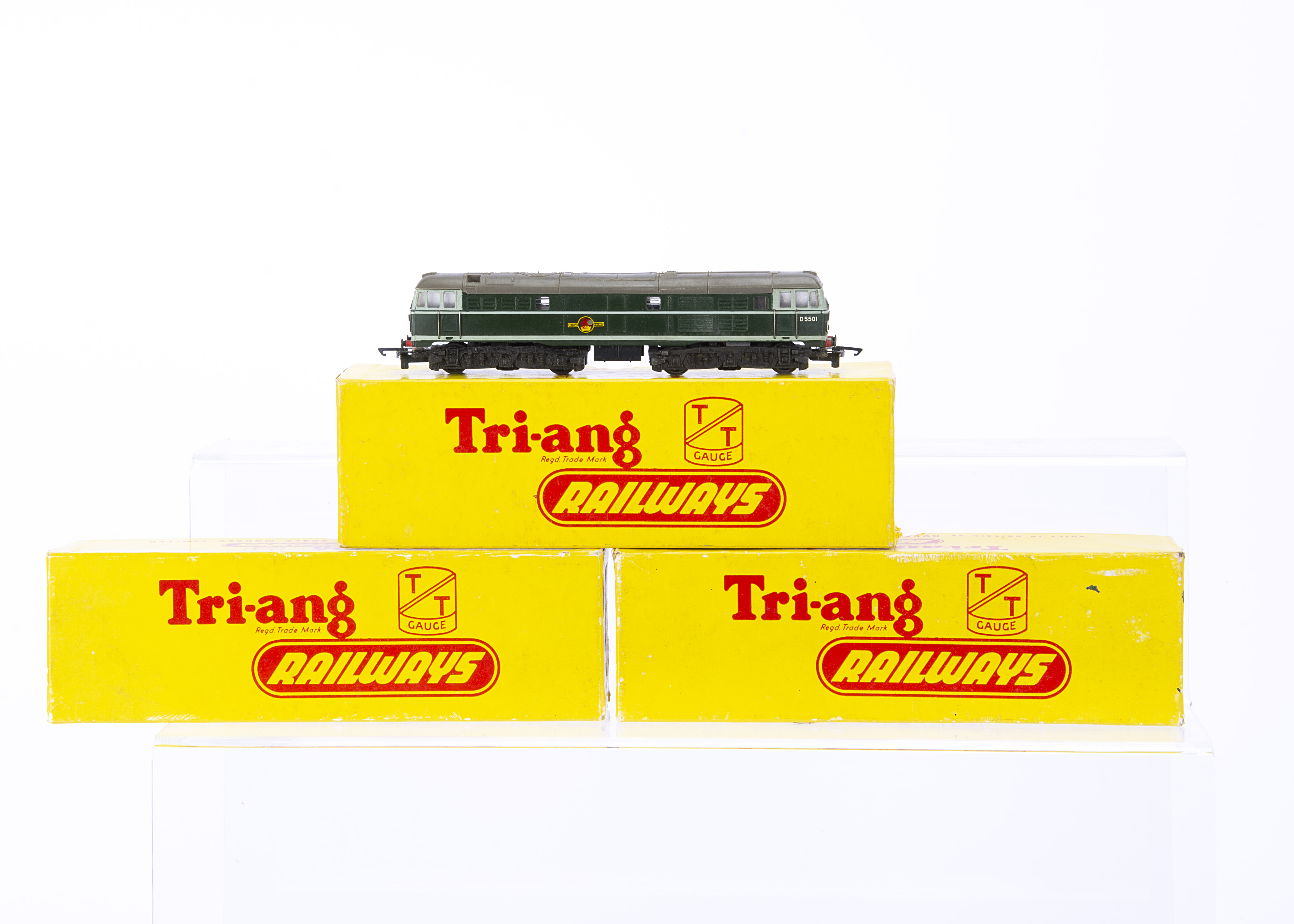 Three Tri-ang TT Gauge T96 BR green A1A A1A Diesel Electric Locomotives, all in original boxes, VG-