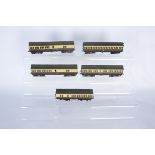 Ratio or similar 00 Gauge kitbuilt GWR chocolate and cream Clerestory Coaches D&S Models Bogie