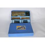 Hornby-Dublo 00 Gauge 3-Rail EDP1 Express Passenger Train set, comprising LNER blue 4-6-2 No 7 '