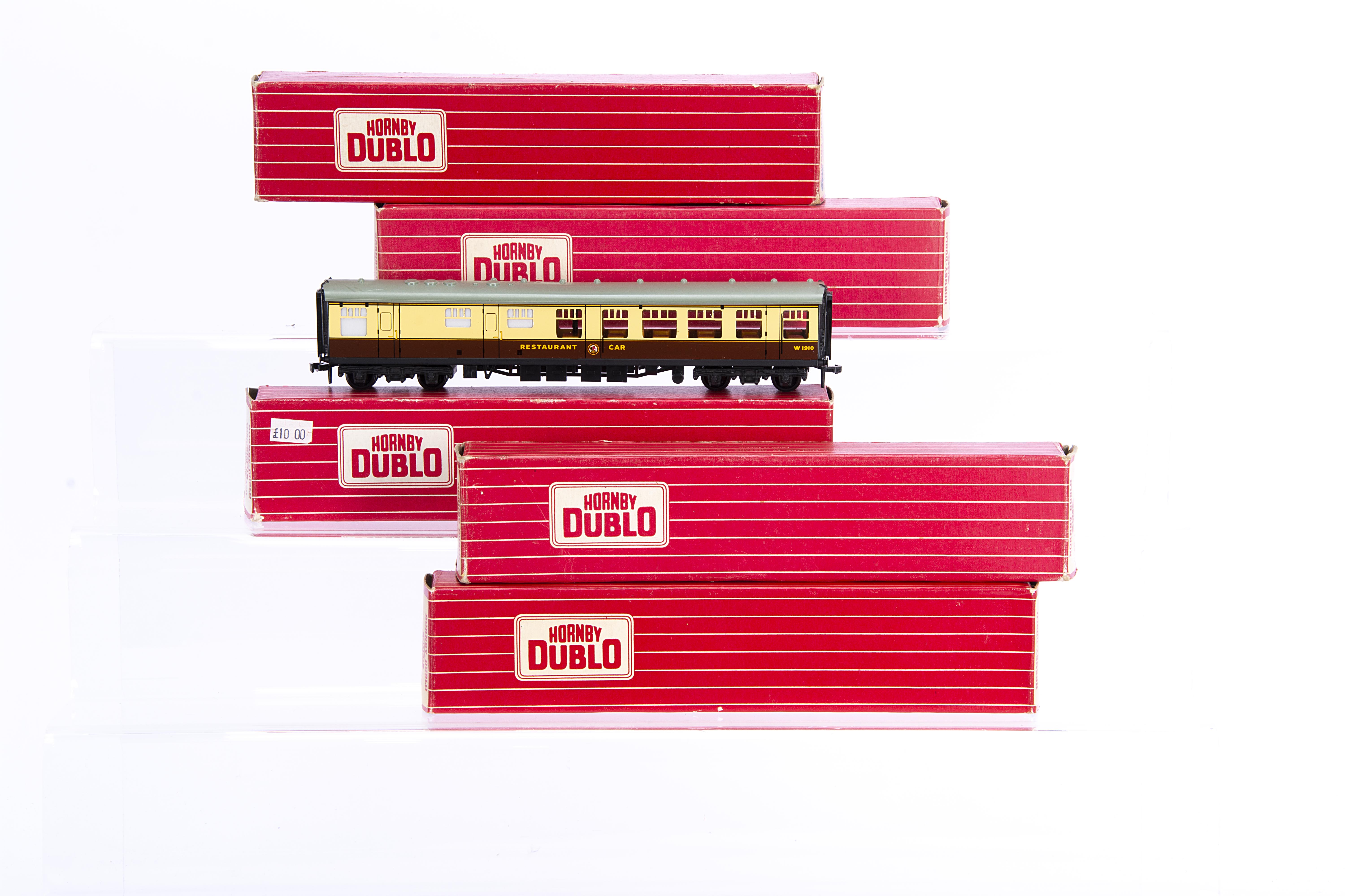 Hornby-Dublo 00 Gauge 2-Rail late issue WR Restaurant car and other WR Coaches, 4070 Restaurant Car,