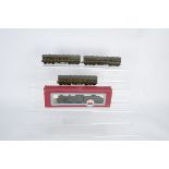 Dapol 00 Gauge Somerset and Dorset Joint Railway Locomotive and SDJR Ratio kit built Coaches,