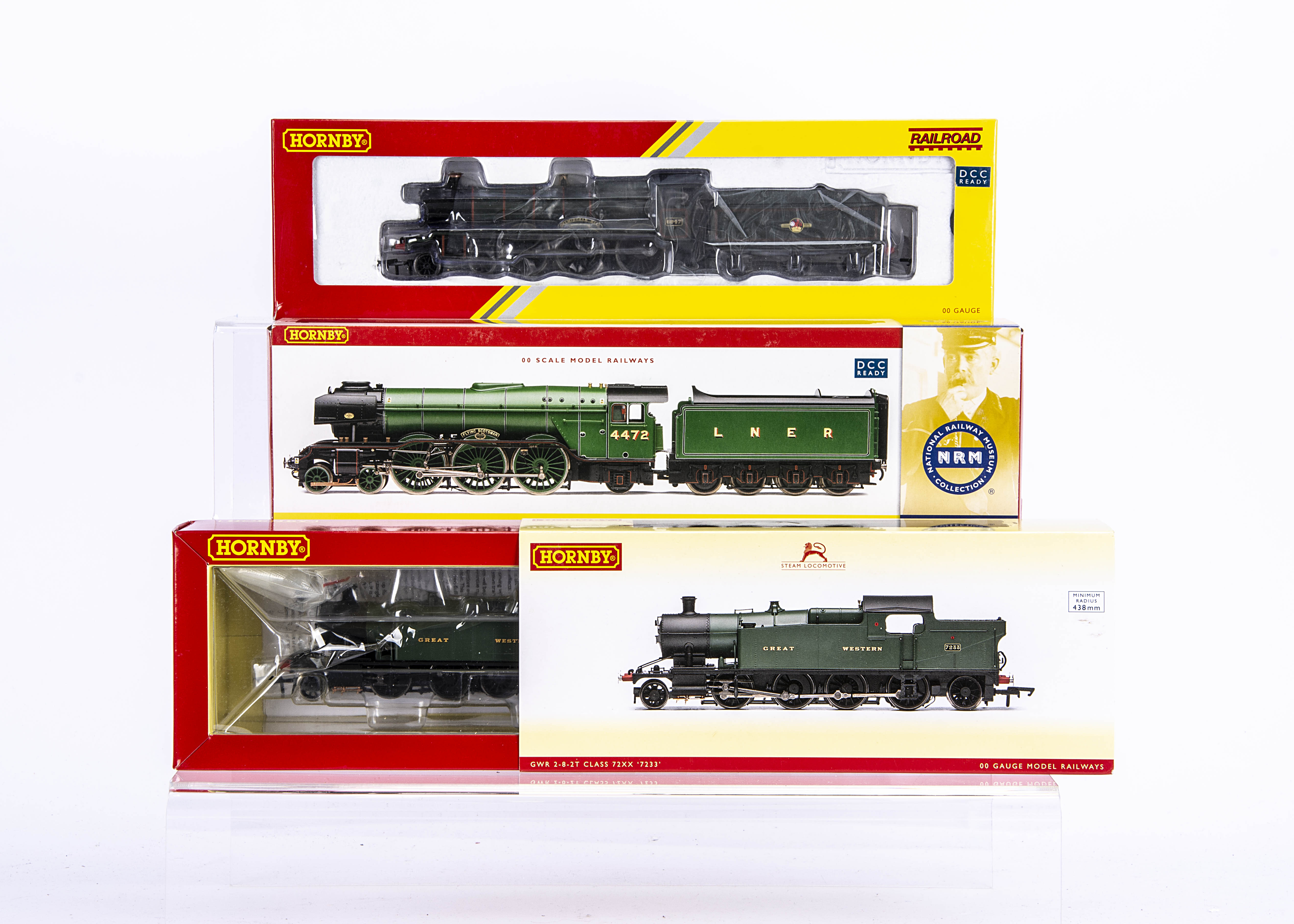 Hornby 00 Gauge Steam Locomotives, R3947 BR Green Hall class 6947 'Helmingham Hall' Locomotive and