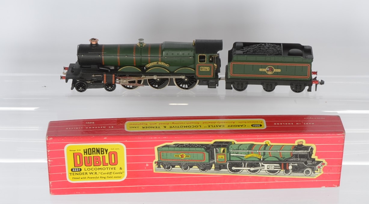 Hornby-Dublo 00 Gauge 2-Rail 2221 BR green Cardiff Castle Locomotive and Tender, in original box,