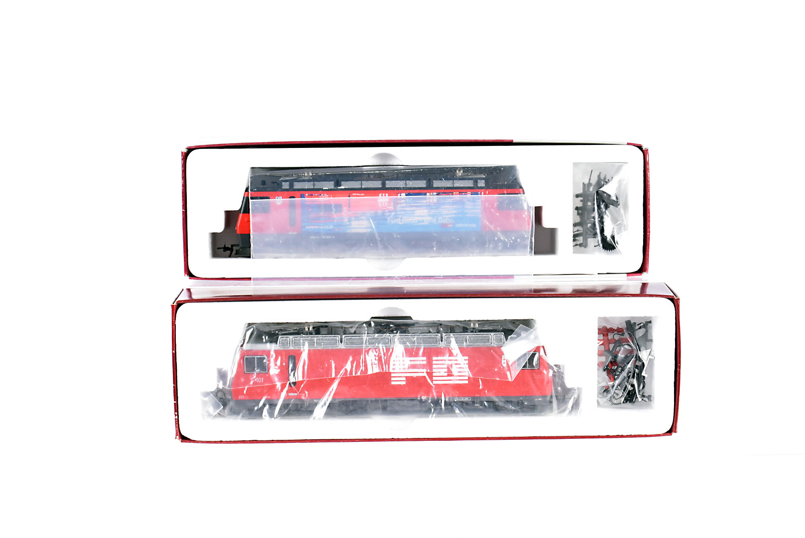 Bemo H0e/H0m Gauge Swiss Electric Locomotives, two boxed examples both with accessories, 1262 427 He