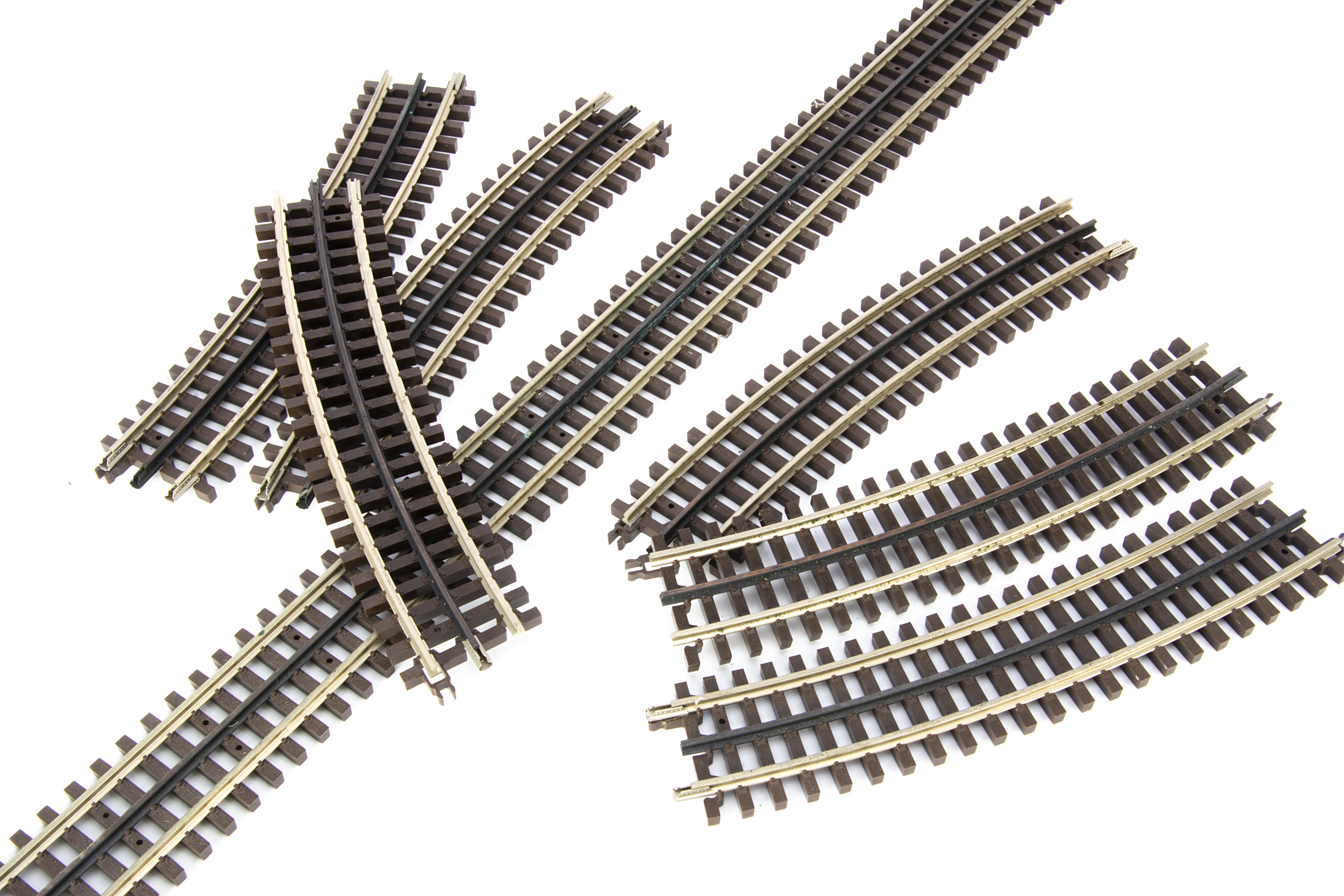 Modern Atlas 0 Gauge 3-rail Track, all with chemically-blackened centre-rail, including a pair of