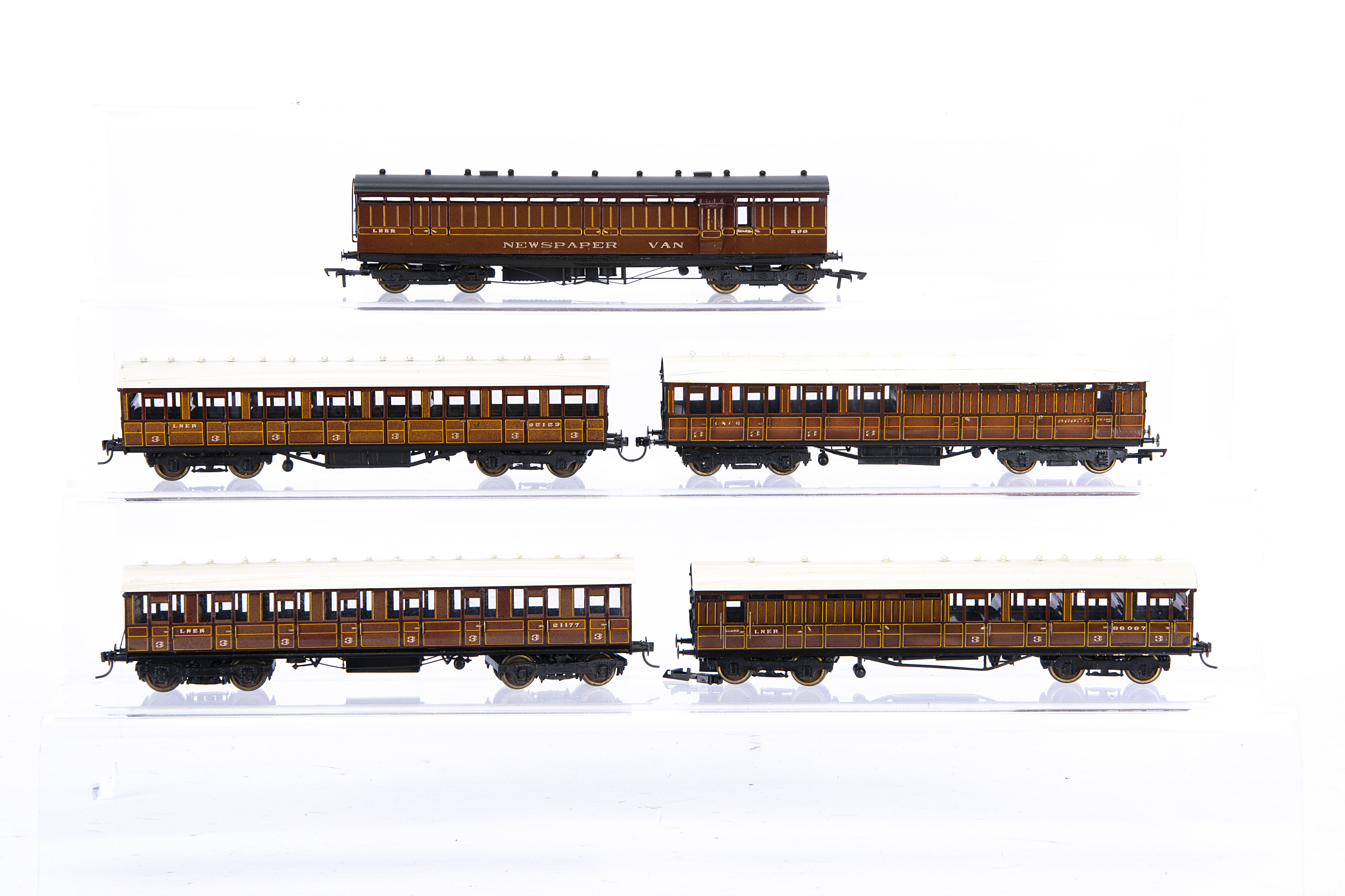 Lawrence and Goddard and other makers 00 Gauge LNER Teak Coaches, Lawrence and Goddard, 86067