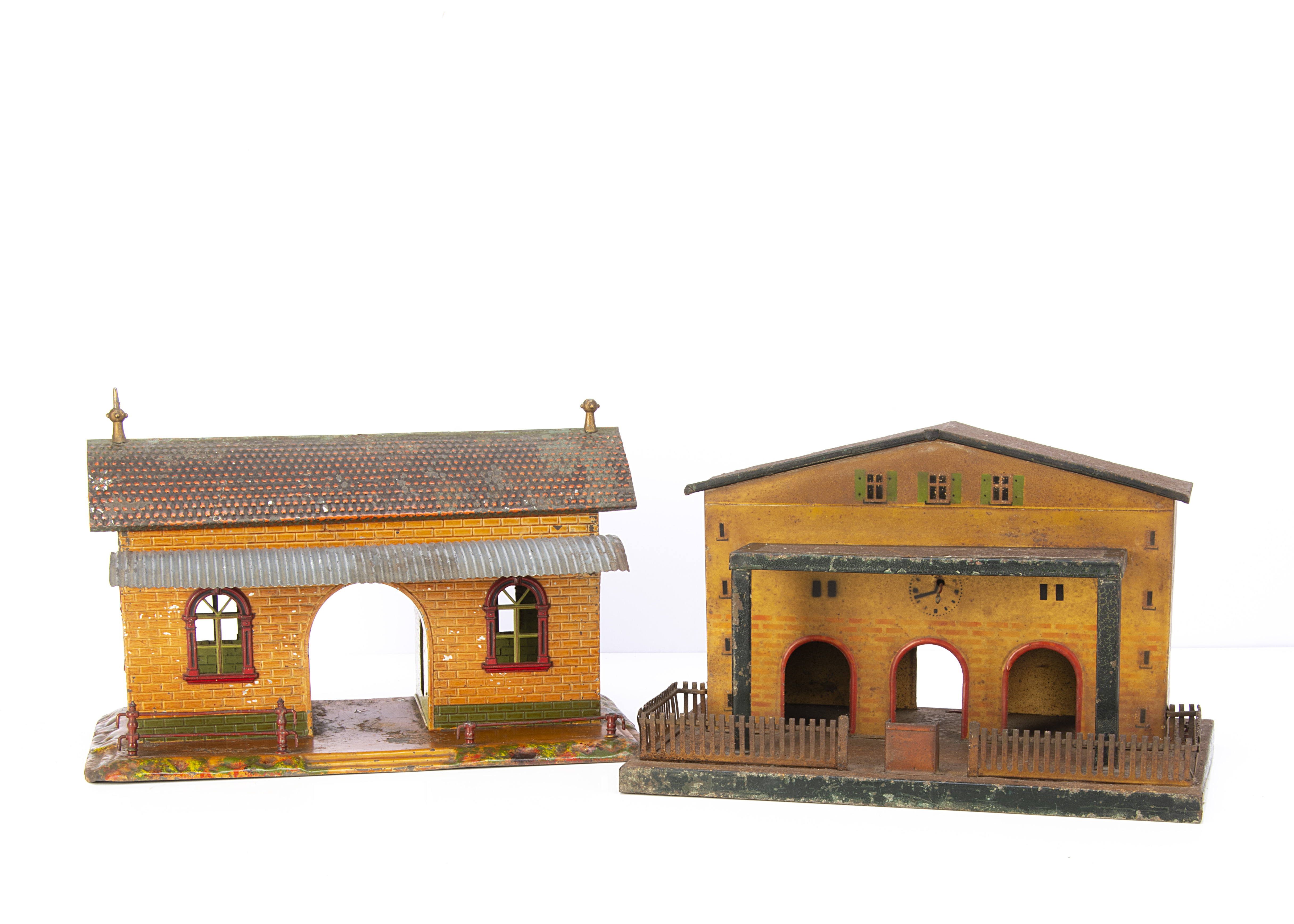 Vintage large-scale Stations by Bing and Kibri, the Bing station with detachable corrugated canopy