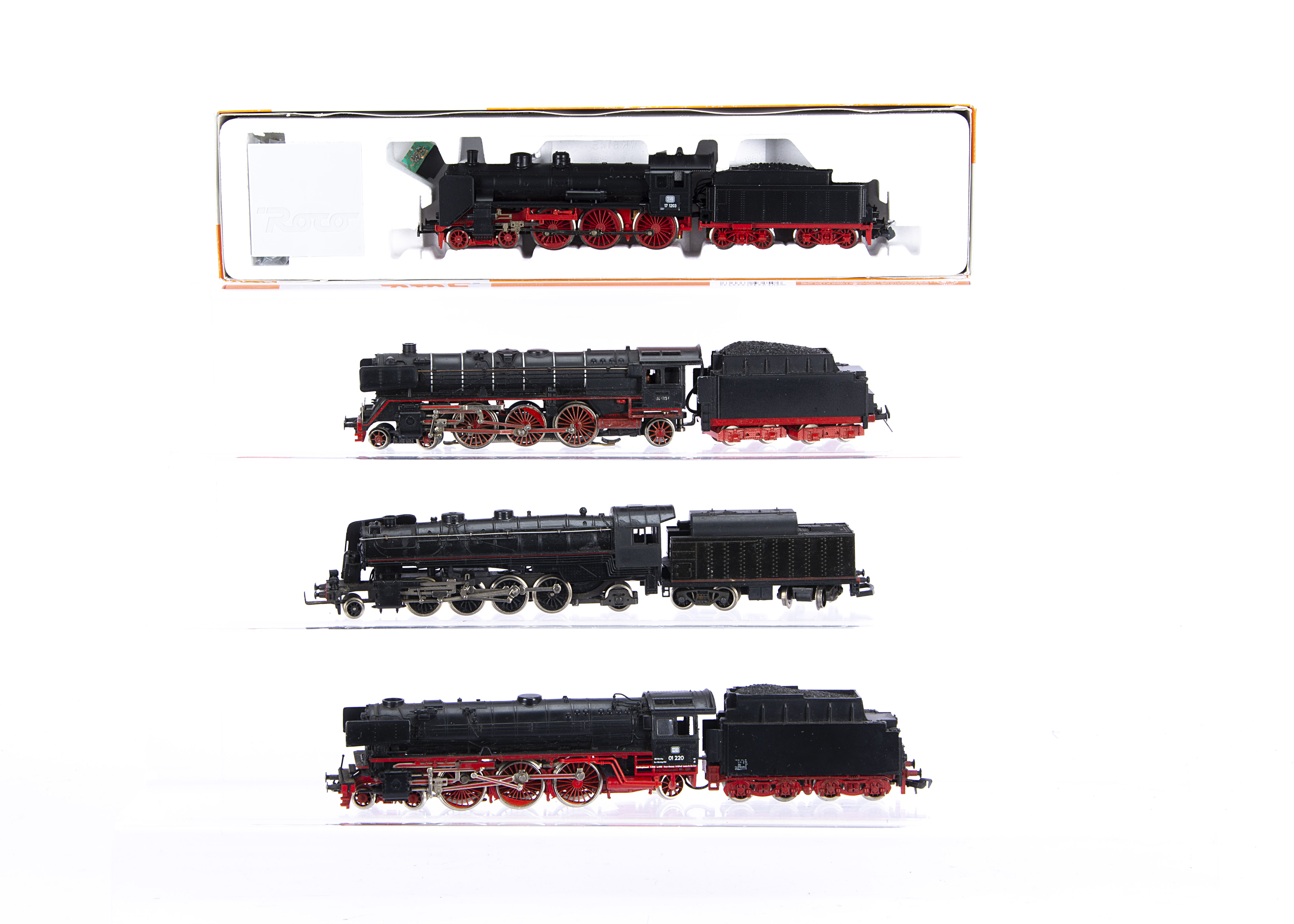 German and French H0 Gauge Steam Locomotives with Tenders, all in black livery, a boxed Roco 63336