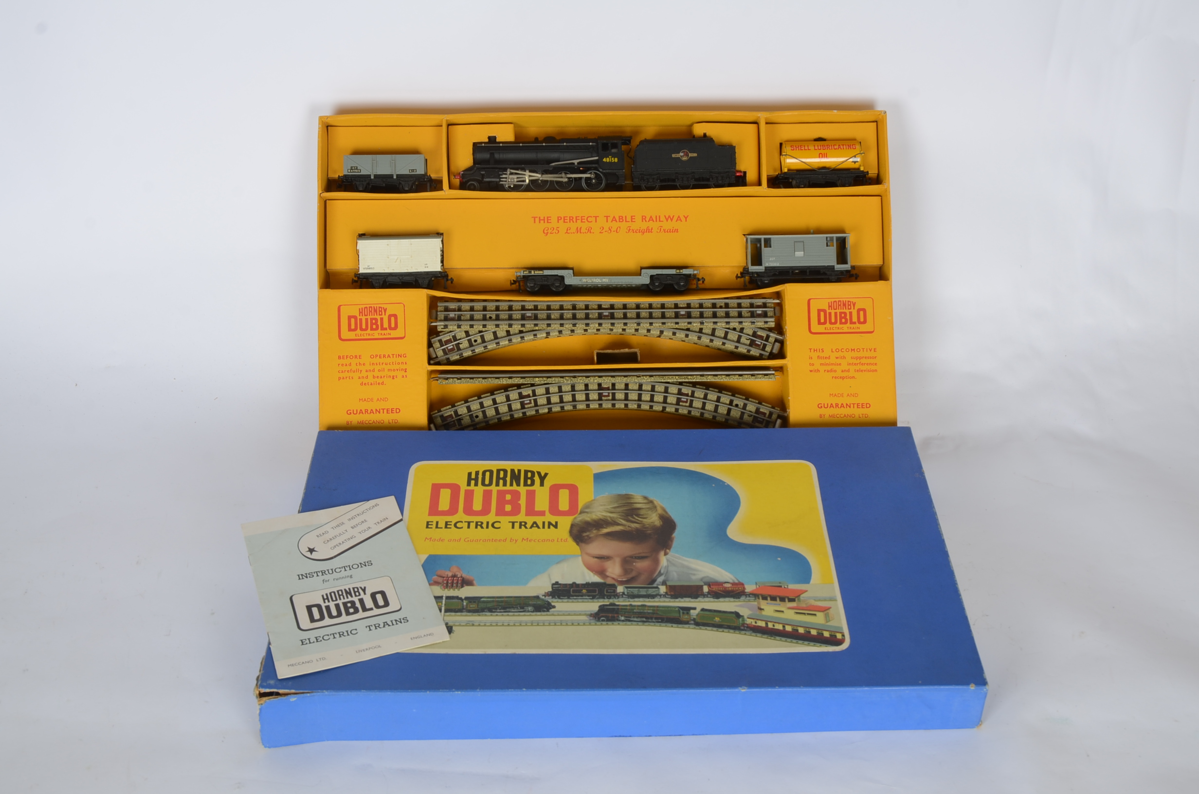 Hornby-Dublo 00 Gauge 3-Rail G25 Goods set, comprising BR black 2-8-0 Locomotive with tender,