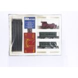 Rivarossi H0 Gauge 1207 Passenger Train Set, comprising maroon 0-4-0 Diesel, two green 4-wheel