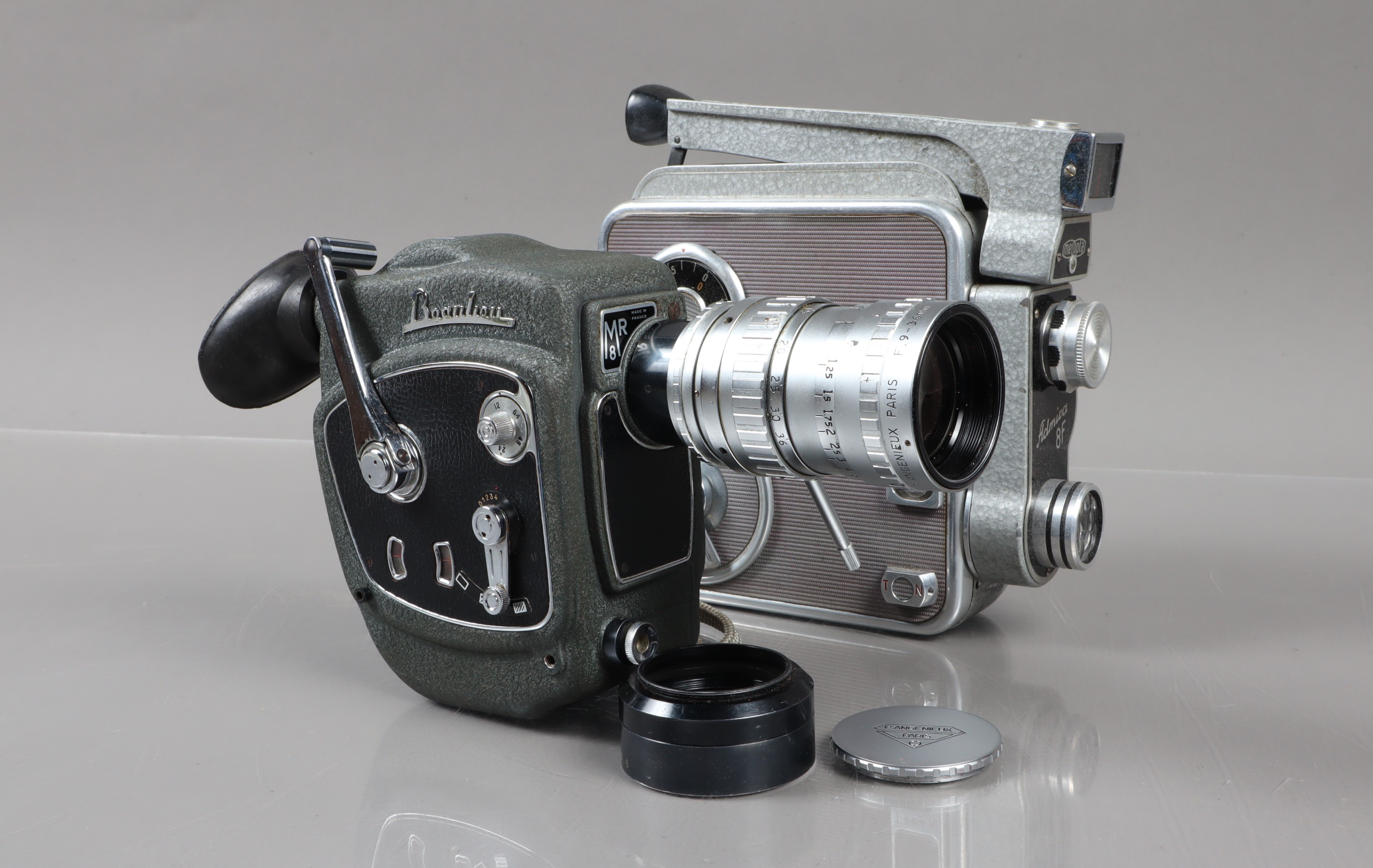 Caméra 8 mm beaulieu objectif angénieux zoom type k3. à Ploubalay