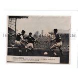 ARSENAL V EVERTON 1959 / PRESS PHOTO A 9.5" X 7" b/w action Press photo, with stamp and paper