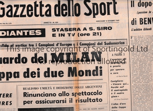 1969 INTERCONTINENTAL CUP AC MILAN V ESTUDIANTES Match played 8/10/1969 at the San Siro, Milan.