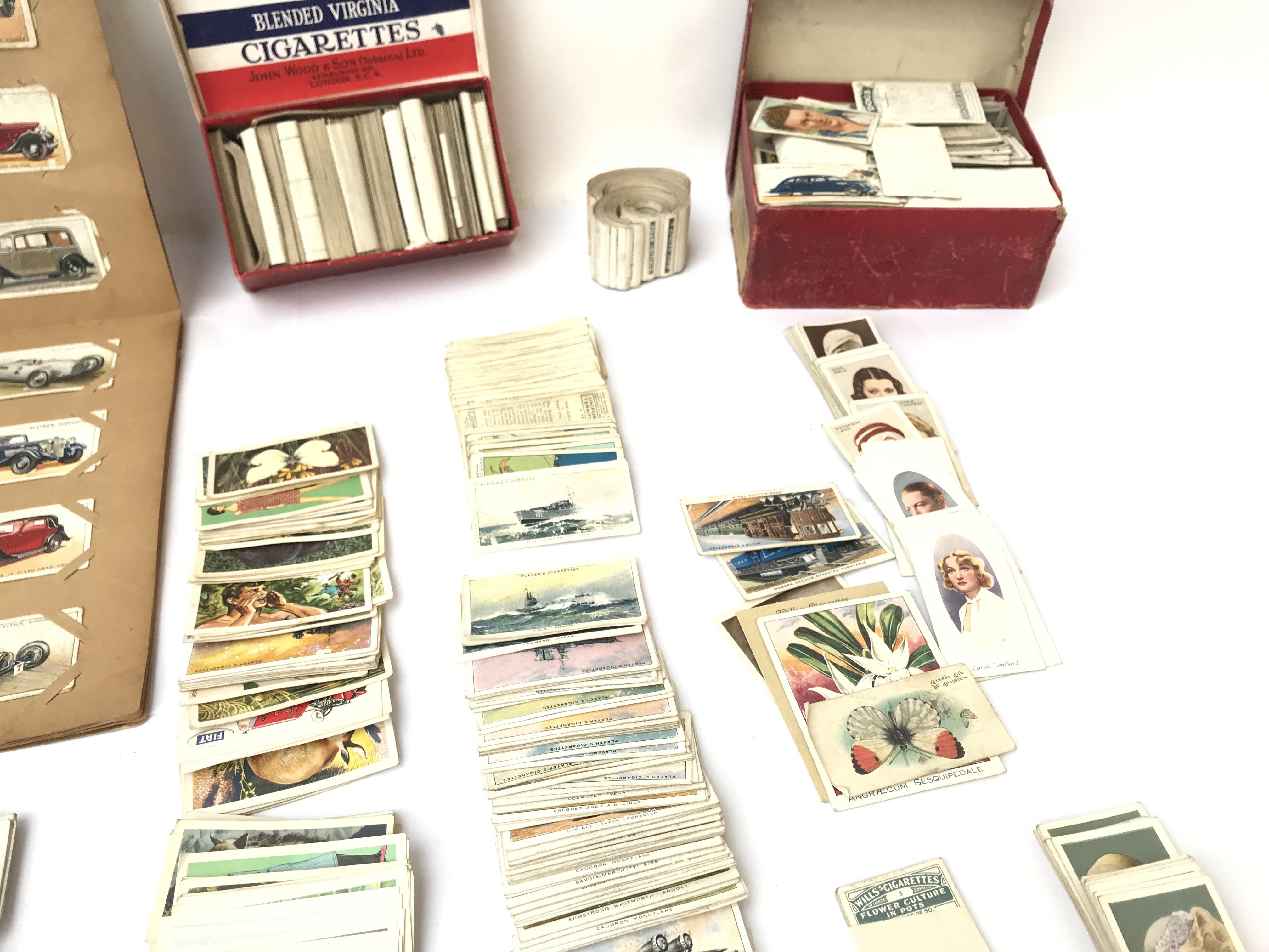 Large collection of various cigarette cards. - Image 4 of 4