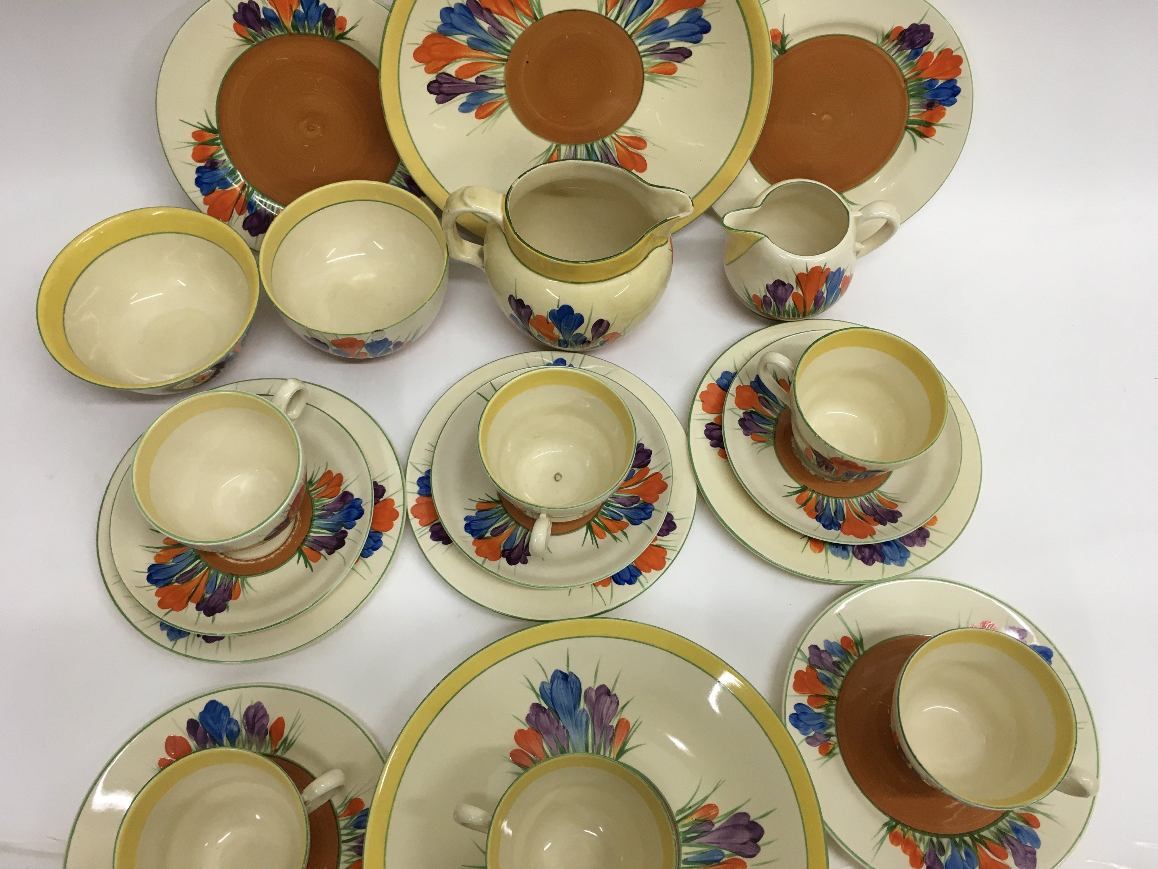 A Clarice Cliff tea set in the crocus pattern comp - Bild 3 aus 3