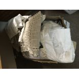 A box containing lace and linen various. (a lot)