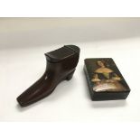 A snuff mull in the form of a shoe and a painted snuff box (2).