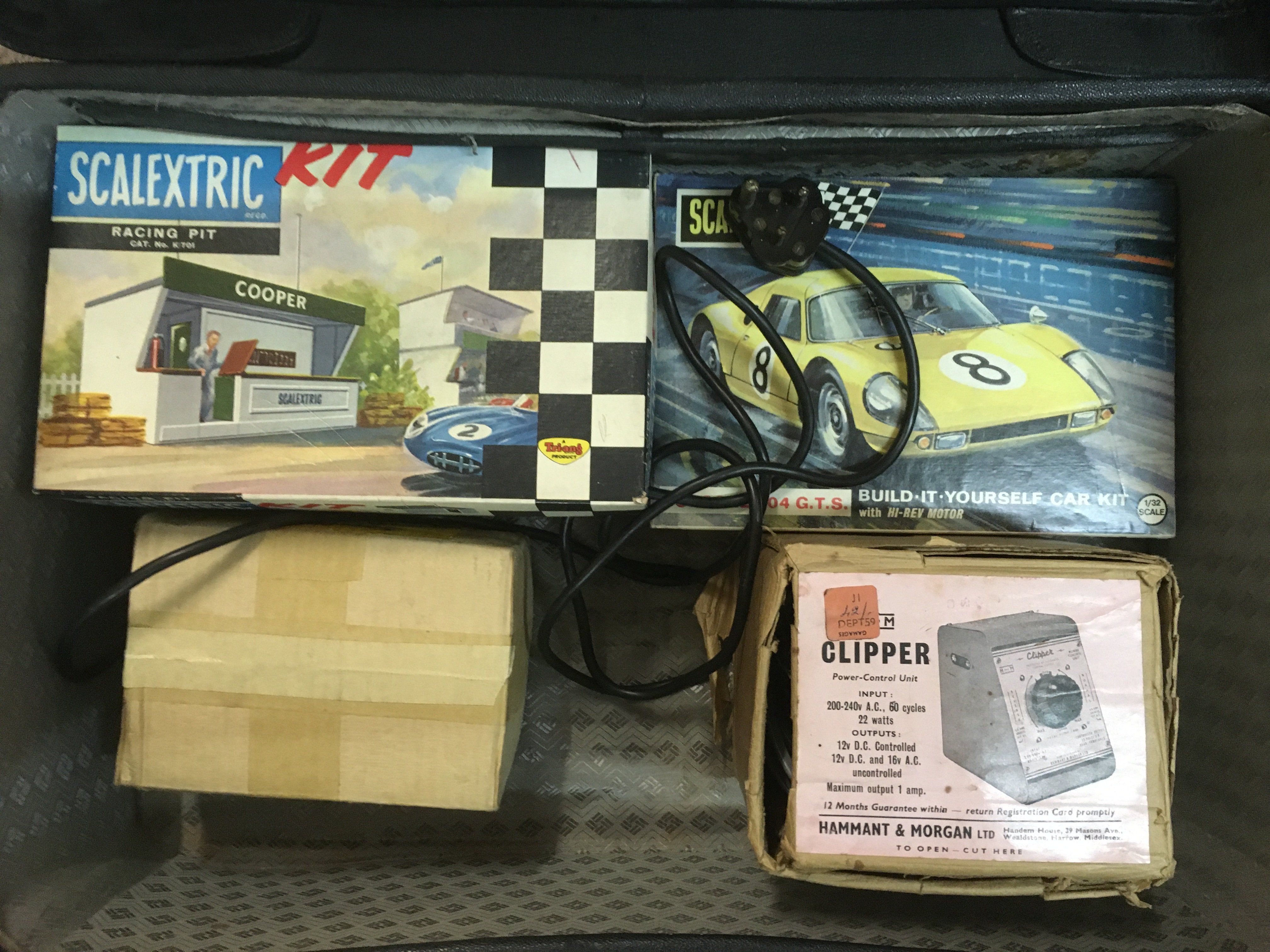 A collection of vintage Scalextric Set 90, with cars, controller & various boxed games etc. (games m - Image 9 of 10