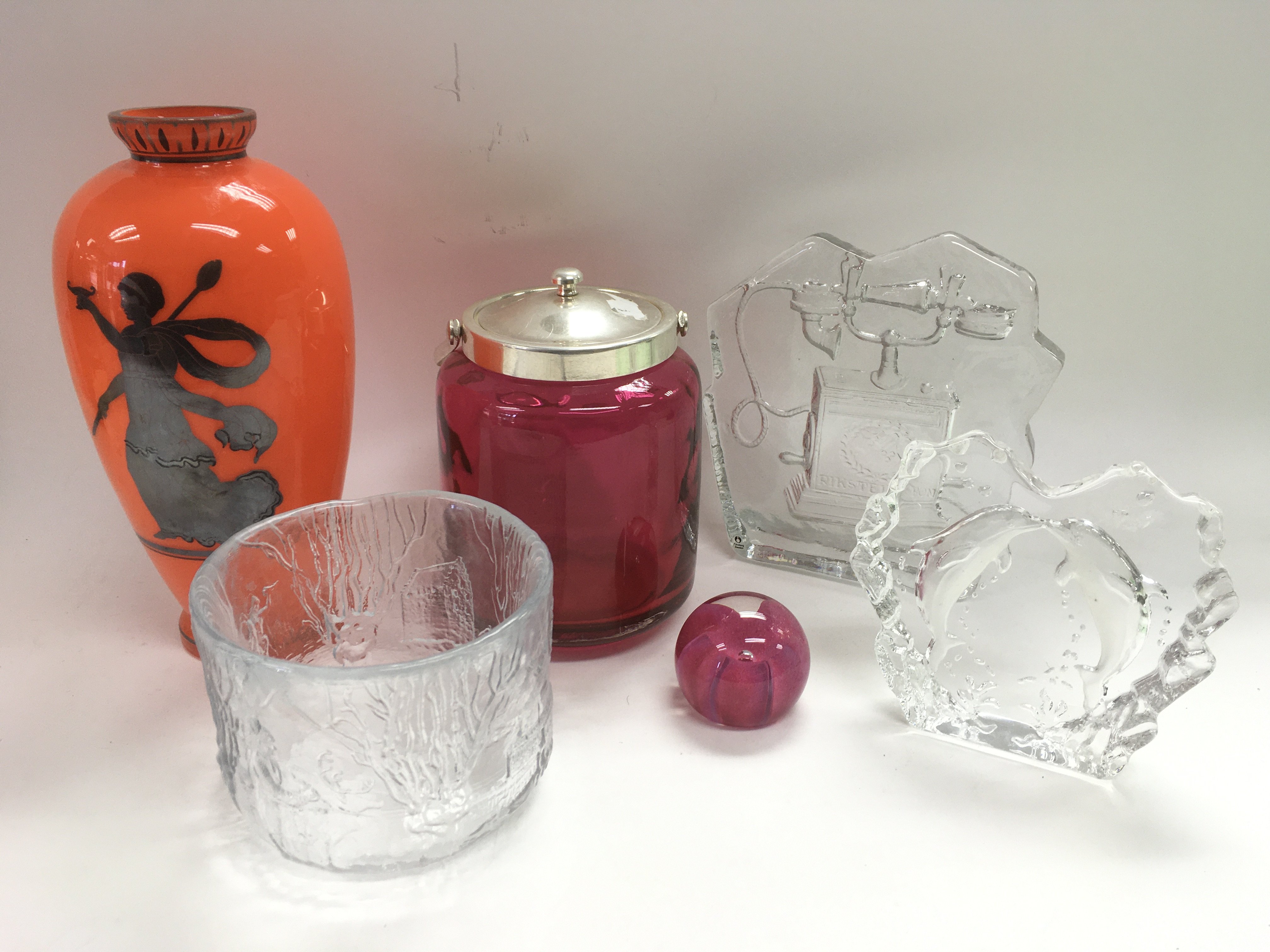 Six items of glassware comprising a Loetz Kralik v