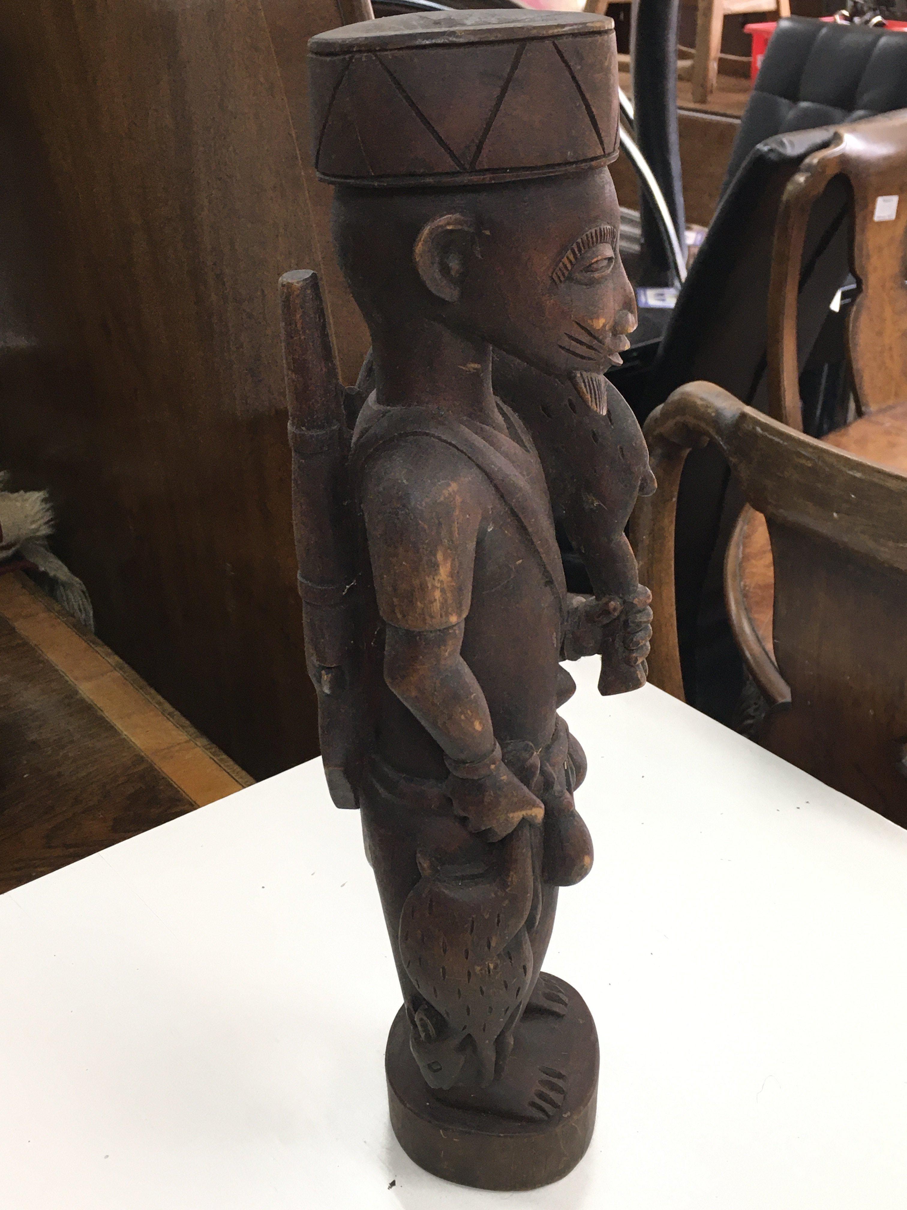 A good carved 19th century Kenyan colonial figure - Image 2 of 4