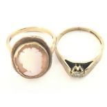 2 9ct gold rings. Approximately 6.3g.