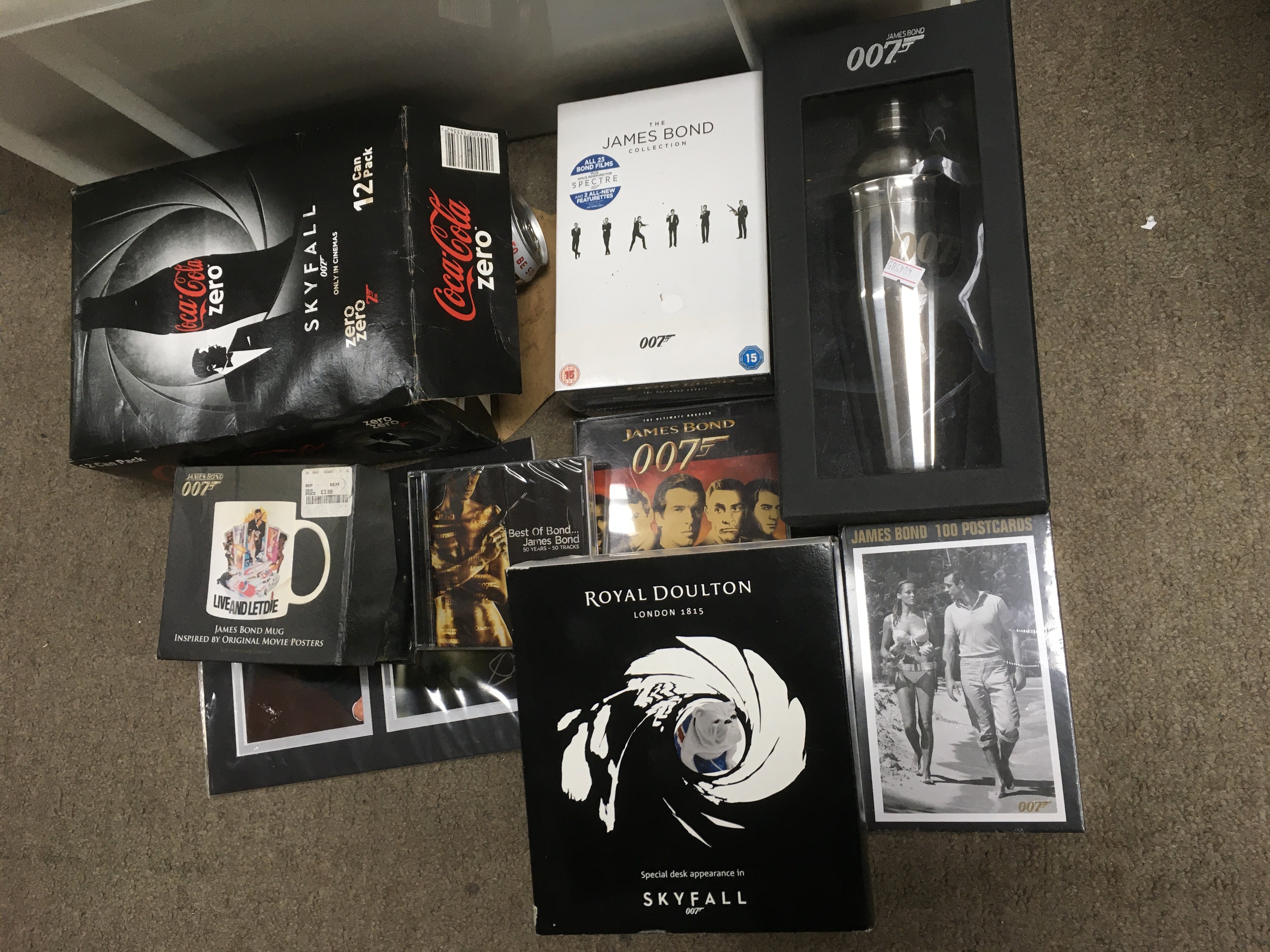 A collection of James Bond related items comprisin - Image 2 of 6