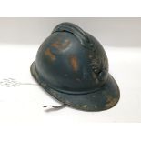 WW1 French 1915 mle casque adriane helmet. Badged